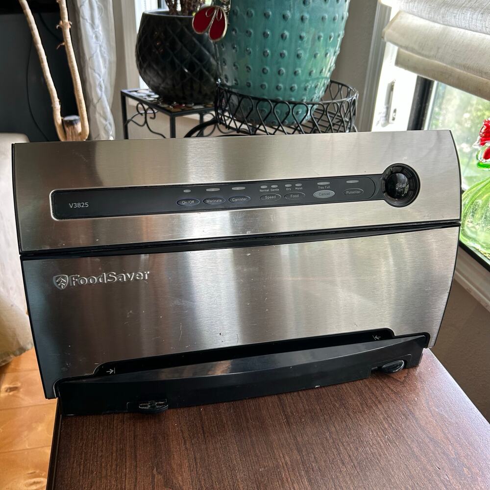 FoodSaver V3825 Vacuum Sealer
